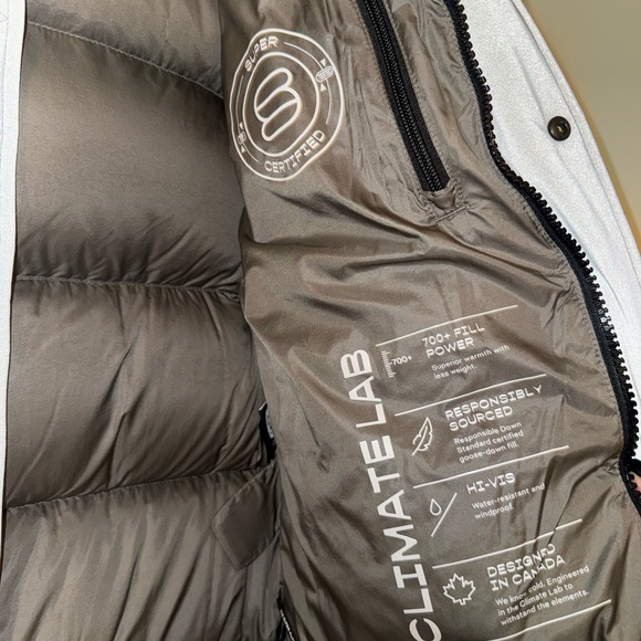 Aritzia The Super Puff™ Shorty - Olive - Picture 5 of 7